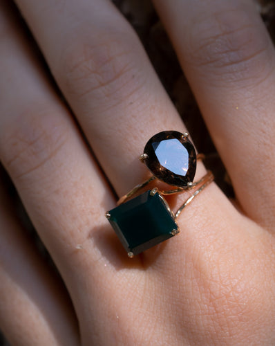 Smoky Quartz Pear-sparped Gold Ring