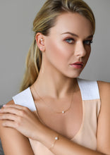 Load image into Gallery viewer, Woman Power Akoya Pearl Gold Chain Cuff Earring